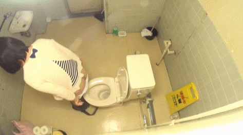 【合法ロリGIF】どこの修羅の国だよwww公衆便所の鍵を壊して侵入する小学生レイプ事件wwww その19