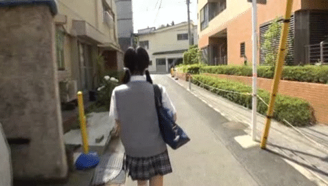 【合法ロリGIF】知らないおじさんに着いていっちゃダメと教わらなかった中学生がチンポ押し込まれる事案発生 その2