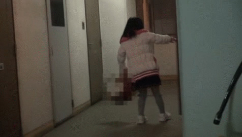 【合法ロリGIF】絶対だぞ！絶対真似するなよｗｗｗ鍵っ子小学生を狙う自宅押し込みレイプが犯罪過ぎるｗｗ その1