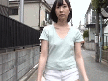 ビンビンに○起した乳首がエ□過ぎ…ノーブラ女子のチクポチを責め狂う雌堕ちGIF画像